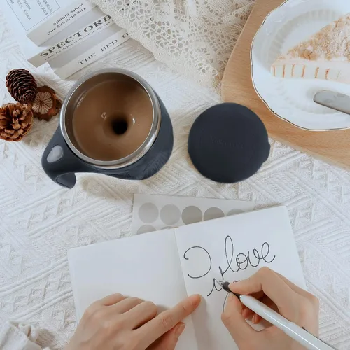 Vista 6 de Taza de café con agitación magnética automática, taza giratoria para mezcla en casa, oficina y viaje, divertida taza eléctrica de acero inoxidable