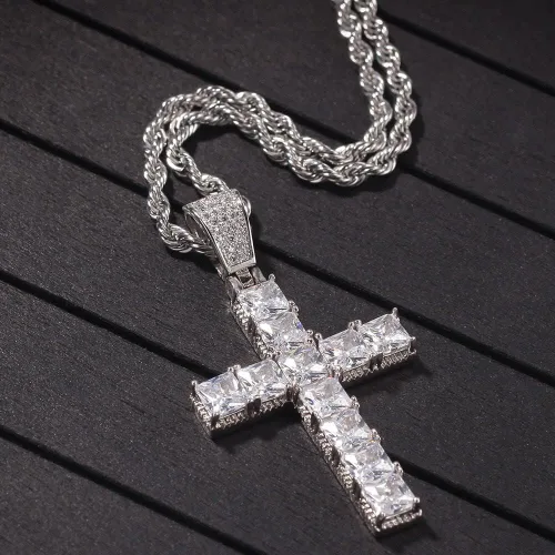 Vista 5 de Wisbal Collar de cruz para hombre chapado en oro de latón chapado en oro Jesucristo colgante cuadrado de cristal zirconia cruz colgante de oración