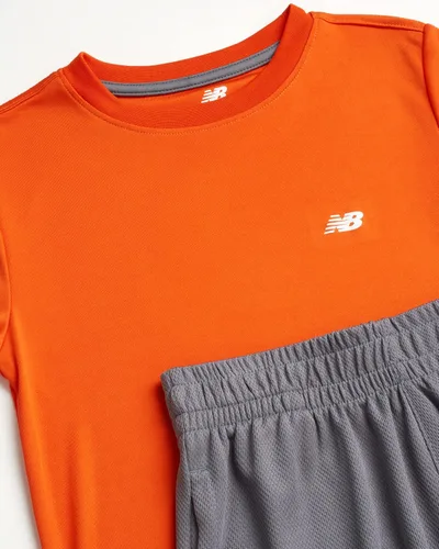 Vista 3 de New Balance Conjunto de pantalones cortos activos para niño 4 piezas camiseta de manga corta y pantalones cortos de gimnasio 8-20