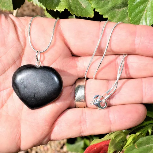 Vista 2 de Zenergy Gems - Collar con dije de corazón, piedras preciosas naturales del Himalaya en forma de corazón + cadena de plata de 20 + corazón de carga