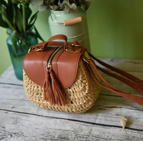 Vista 4 de TONWHAR Retro Beach Bag with Tassels Hand-woven Straw Purse