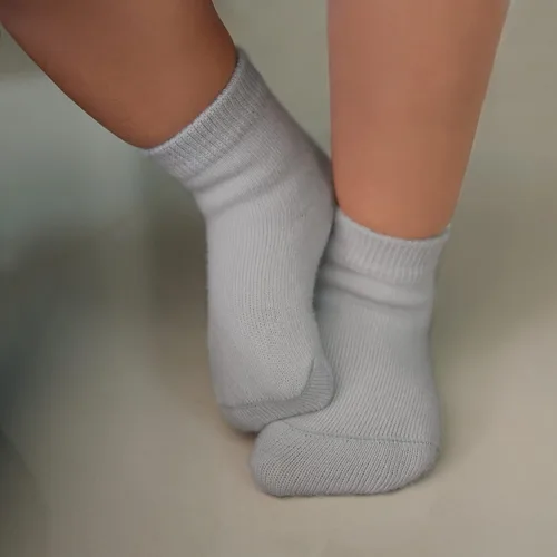 Vista 4 de RATIVE Calcetines antideslizantes con empuñaduras para bebés y niños pequeños
