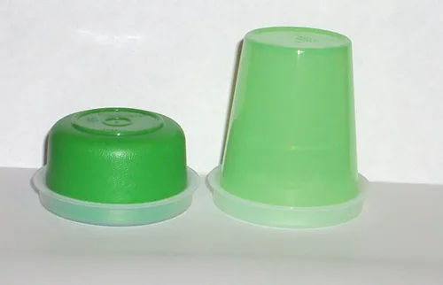 Vista 2 de Tupperware Midget Smidgets - Juego de 2 mini cuencos de 2 onzas y 1 onza verde
