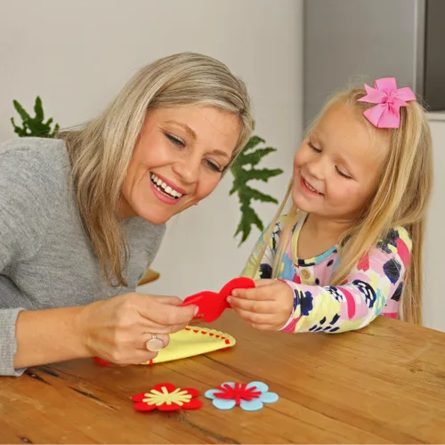 Vista 2 de Serabeena Cose Tus Propios Monederos - Kit de Costura para Niños - Manualidades de Fieltro para Niños - Costura Edades 4-8 Años en Adelante - Kit