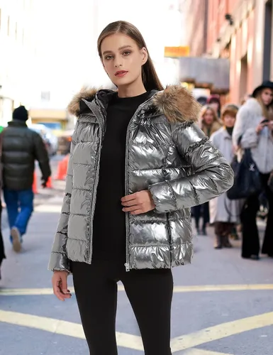 Vista 5 de XULIKU Chaqueta ligera acolchada con capucha para mujer, abrigo corto de burbujas de invierno para mujer