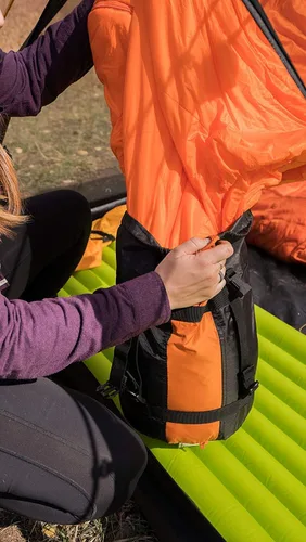 Vista 8 de TETON Sports ALTOS, saco de dormir de 20 grados y 0 grados para adultos, saco de dormir ligero y cálido para momia para camping, senderismo