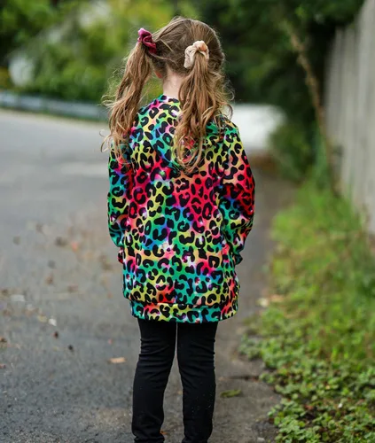 Vista 4 de uideazone - Sudadera con capucha y diseño gráfico tridimensional con bolsillo, para niñas de 4 a 14 años.