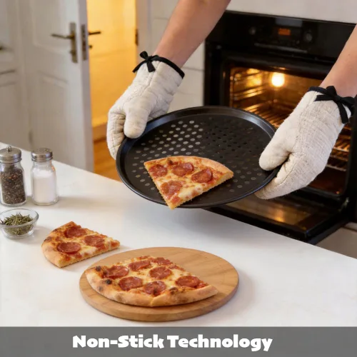 Vista 7 de Sartén redonda de pizza de 10 pulgadas con agujeros, sartenes de acero al carbono para pizza congelada y casera, bandeja de pizza antiadherente