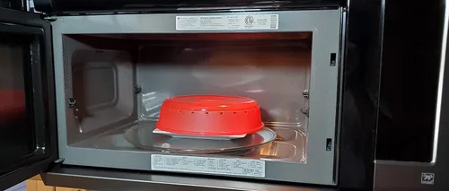 Vista 3 de Rock Paquete de 4 cubiertas para salpicaduras de platos para microondas. Mantén tu microondas limpio mientras calientas artículos desordenados