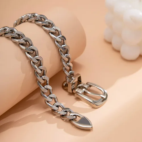 Vista 4 de Kercisbeauty Gargantilla de cadena gruesa estilo cinturón plateado para mujeres y niñas, joyería punk para ocasiones especiales, Metal, No es una