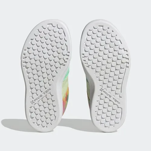 Vista 3 de adidas Five Ten Freerider x Lego - Zapatos para bicicleta de montaña para niños, Resplandor verdesemi coralorquídea de felicidad