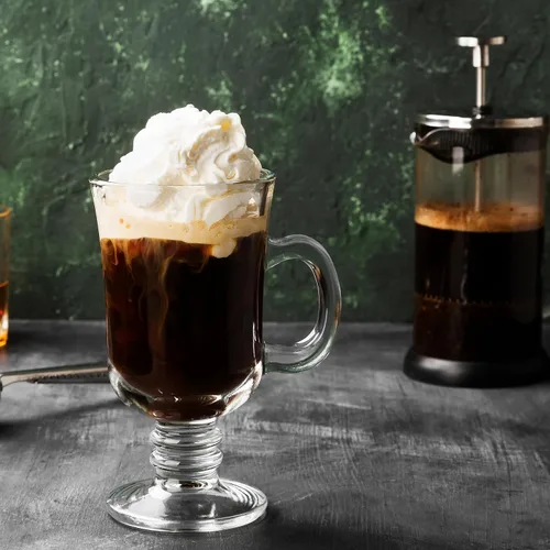Vista 7 de PARNOO Tazas de café irlandesas, 8 onzas con mango y base de tallo con pies, vasos transparentes para té, café y chocolate caliente, juego de 4