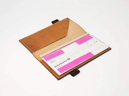 Vista 2 de Checkbook case, Checkbook Holder made of Natural Horween Dublin Leather with Light Brown stitching