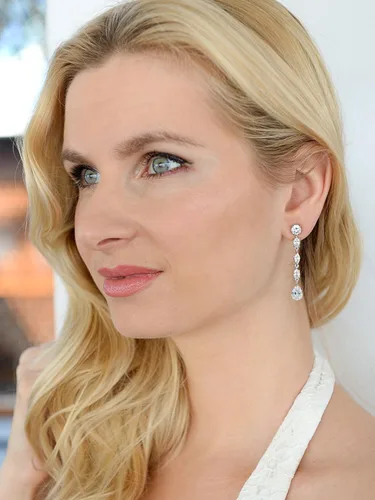 Vista 2 de Mariell Aretes de novia de circonita cúbica aretes colgantes para boda aretes de circonita cúbica para novias Metal Gema Circonia cúbica
