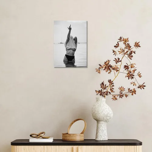 Vista 4 de Enveable Pósteres retro feministas con el dedo medio, lienzo blanco y negro, arte de pared, fotografía de moda, impresión fotográfica, mujer sexy