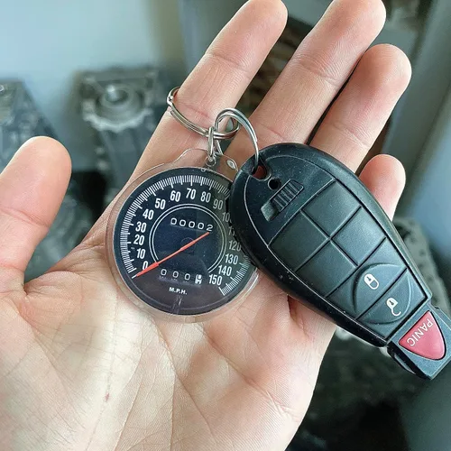 Vista 2 de Barracuda Speedometer Keychain 1972-74 Challenger or Cuda, Dodge Accecories, Dodge, Classic Car