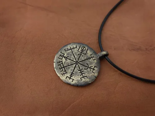 Vista 2 de Baldur Jewelry - Collar de brújula vikinga, collar con colgante de guía Vegvisir, amuleto de joyería nórdica con cuerda ajustable - Regalos vikingos