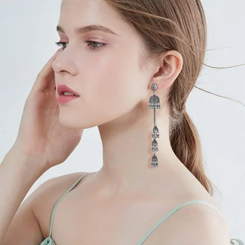 Vista 2 de Aretes bohemios vintage con borlas Jhumka Jhumki para mujeres y niñas, joyería oxidada india, aretes largos de campana, aretes tradicionales étnicos