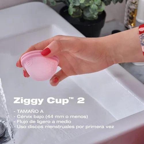 Vista 4 de INTIMINA Ziggy Cup 2 - Disco menstrual reutilizable extrafino, copa menstrual con diseño de ajuste plano, anillo de copas menstruales, productos