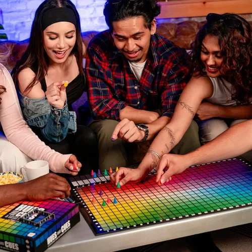 Vista 9 de HUES and CUES Juego de adivinanzas de colores vibrantes, perfecto para la noche de juegos en familia Conecta pistas y colores 480 cuadrados