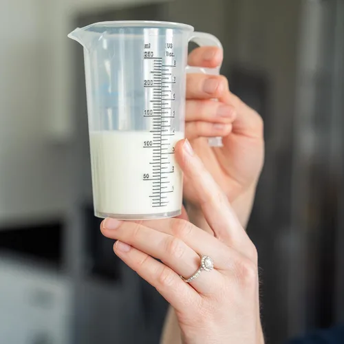 Vista 7 de Jarra de medición de 1 taza de 8 onzas con práctica tabla de conversión – Grado alimenticio – Ideal para cocinar, aficiones en el hogar, acuarios