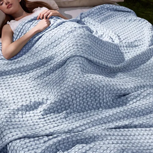 Vista 55 de Bedsure - Manta XL de punto gofre de algodón refrescante - Manta ligera y transpirable de rayón derivado de bambú para personas que se acaloran al