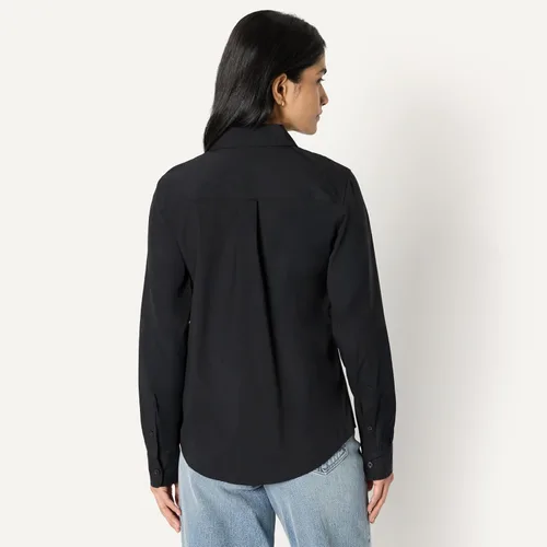 Vista 3 de Amazon Essentials Camisa de vestir con botones y popelina elástica de ajuste regular para mujer