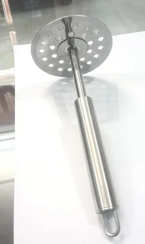 Vista 2 de Triturador de patatas hervidas de acero inoxidable y triturador de verduras, Paav Bhaji para herramienta de cocina (redondo con gancho), paquete de 1