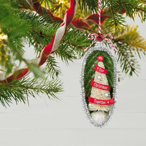 Vista 3 de Hallmark Keepsake 2017 mini adornos de navidad de porcelana, deseos de boda