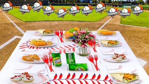 Vista 5 de 120 servilletas de béisbol de 6.5 pulgadas con patrón de béisbol con temática de béisbol para fiestas, fiestas deportivas, suministros de fiesta