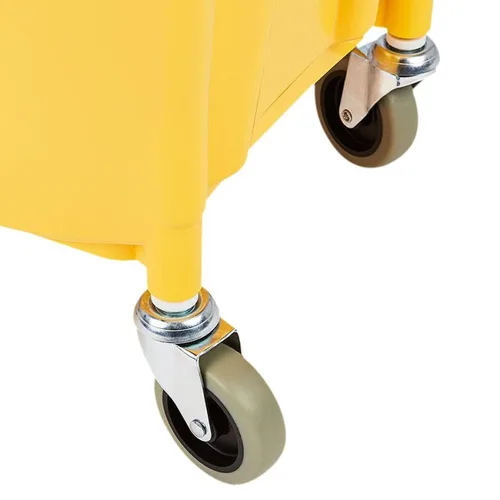 Vista 5 de Amazon Basics - Juego de cubo de limpieza de piso rectangular con escurridor de prensa descendente resistente, 35 cuartos de galón, amarillo