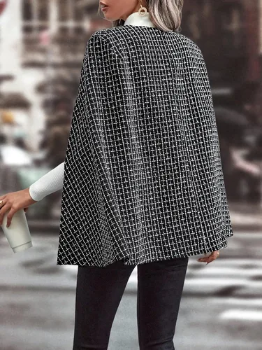 Vista 2 de WDIRARA Chaqueta de manga tipo capa con estampado a cuadros para mujer, cuello redondo, botones frontales, chaqueta