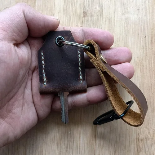 Vista 4 de handmade Leather Key Sleeve Key Ring Holder Vintage Cover Stylish Accessories Protective Key Case Cover Key protector