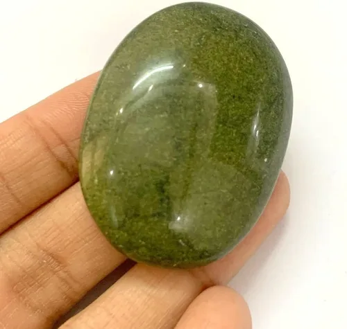 Vista 2 de Vasonita 1.5" piedra de preocupación cristal curativo pulgar piedra reiki Feng Shui hecha a mano