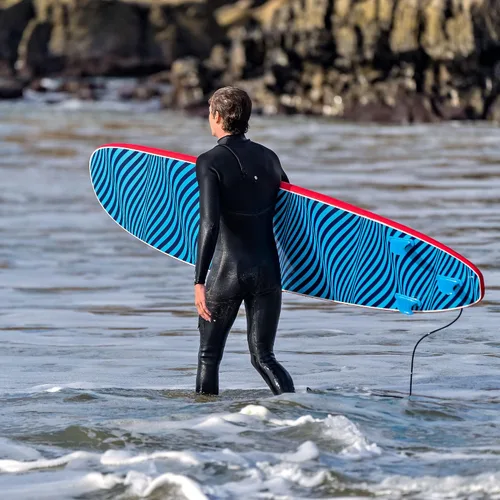 Vista 8 de Bloo Tide Tabla de surf de 8 pies con parte superior suave roja con diseño de Wavizm azul gráfico inferior