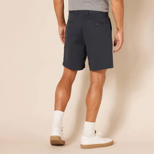 Vista 2 de Tienda Essentials - Pantalones cortos chinos de corte clásico 7 pulgadas para hombre