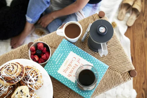 Vista 6 de Rite Press Essential Plus, cafetera de prensa francesa, termómetro integrado, temporizador de reloj de arena integrado y parte inferior fácil