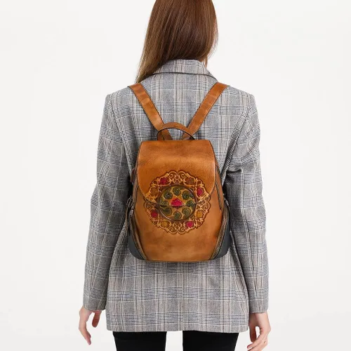 Vista 7 de Mochila de cuero para mujer, organizador retro de bronceado vegetal, bolso de cuero vintage en relieve tótem, naranja marrón, Bolso de hombro tótem