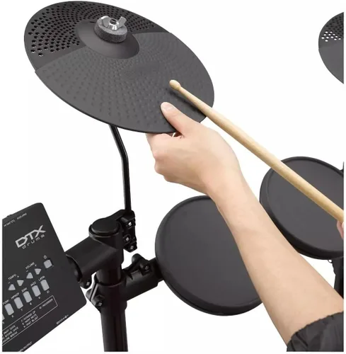 Vista 4 de Yamaha DTX402K juego de batería electrónica con más de 400 sonidos premium personalizables, USB Audio/MIDI, pads silenciosos, pedal de bombo