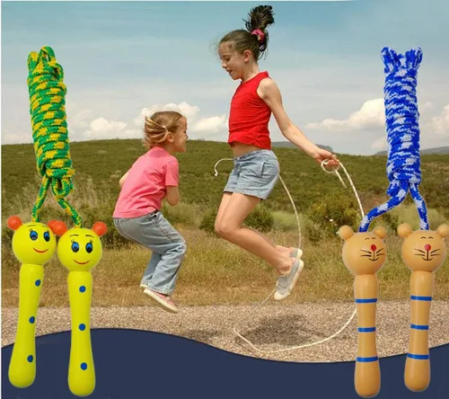 Vista 5 de Paquete de 4 cuerdas de saltar con asas de madera para niños, cuerda de saltar ideal para niños y estudiantes, actividades divertidas al aire libre