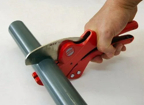 Vista 4 de MCC Herramientas - Cortador de tubos de PVC CPVC con trinquete - 3/4" (hasta 1 pulgada) liberación rápida - alta calidad