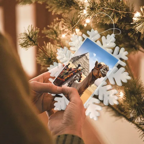 Vista 8 de Adornos de copo de nieve de Navidad con estampado de pirámide de camello, decoraciones colgantes de Navidad, adornos de árbol de Navidad