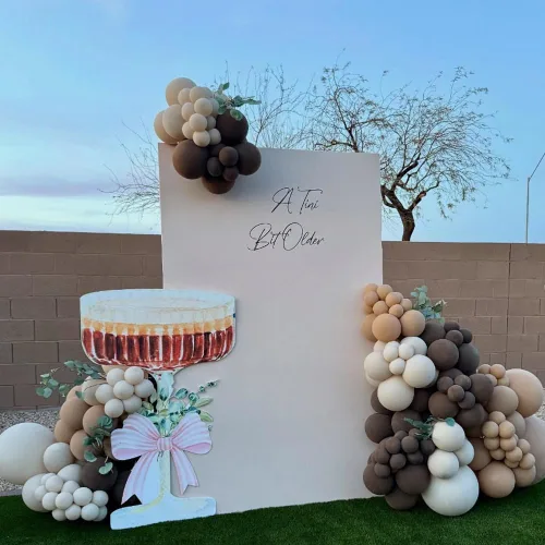 Vista 5 de Kit de Arco de Guirnalda de Globos A Tini Bit Older Martini, 146 Piezas de Globos Marrones Café Arena Blanco con Cinta de Lazo DIY para Niñas