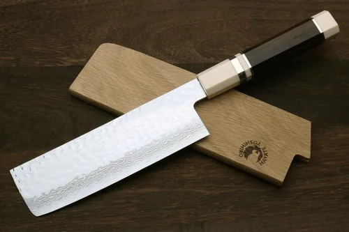Vista 3 de Yoshihiro VG10 Cuchillo japonés para verduras Nakiri de 46 capas de Serie Damascus, mango de Ambrosia de 6.5' (165mm)