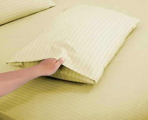 Vista 4 de ROYALE LINENS Juego de sábanas de 4 piezas, microfibra suave cepillada de 1800 hilos, 1 sábana bajera, 1 sábana encimera, 2 fundas de almohada, sin