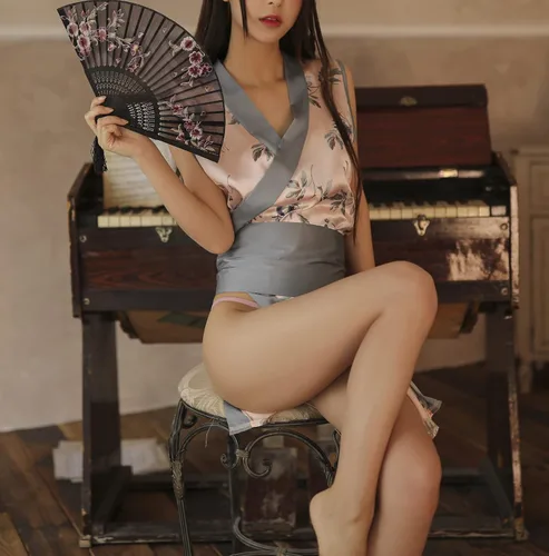 Vista 2 de Sexy anime Cosplay para mujer, vestido de lencería Cheongsam, disfraz de kimono japonés, camisa de bailarina, abertura lateral
