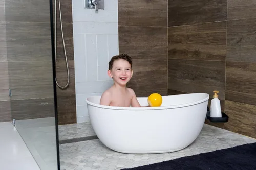 Vista 8 de Bañera de lujo para bebé con soporte de madera, diseño convertible de 3 etapas, ergonómico y protector de espalda (paquete negro (moderno))