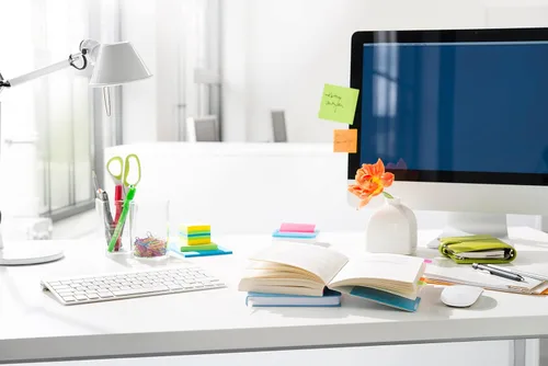Vista 3 de Post-it Banderas pequeñas de índice, paquete económico, paquete de 8 blocs + 2 flechas gratis, 328 banderas por bloc, 0.469 in x 1.701 in, amarillo
