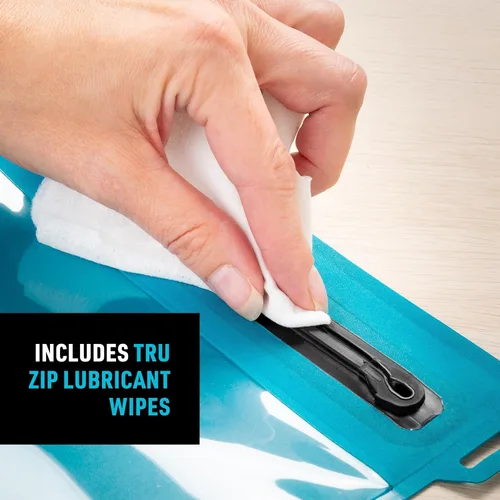 Vista 8 de Nite Ize Runoff - Bolsillo impermeable para pasaportes, teléfonos y artículos esenciales de viaje, bolsa seca con protección resistente para viajes