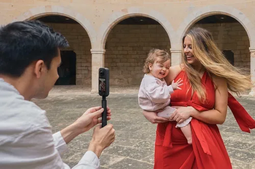 Vista 6 de Insta360 Paquete esencial de cámara de acción X5 8K 360